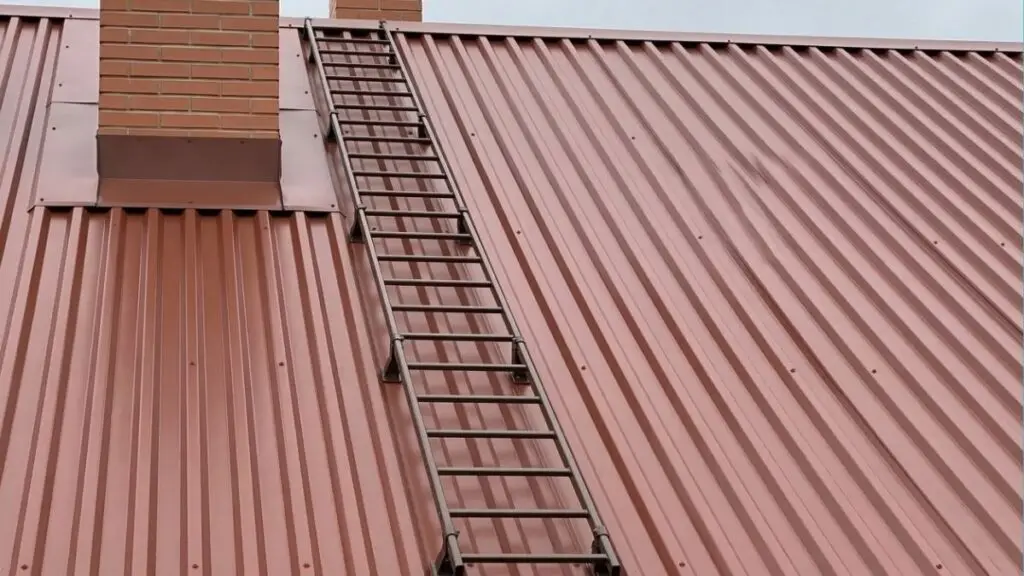 Erinevad katusematerjalid ja käsitööna valtsitud plekk-katus – Katusesepp